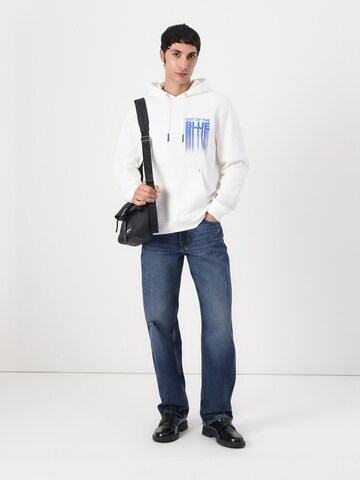 KARL LAGERFELD JEANS - Sudadera 'OUT OF BLUE' en blanco