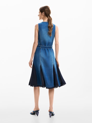 Rochie de la Desigual pe albastru