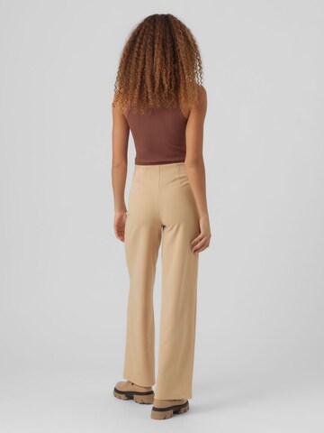 VERO MODA Wide leg Pressveckad byxa 'Becky' i beige