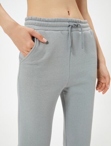Koton Tapered Broek in Grijs