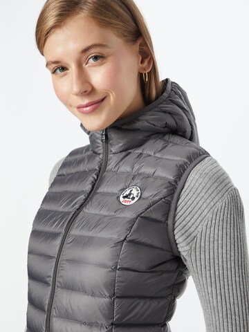 Gilet 'MALI' di JOTT in grigio