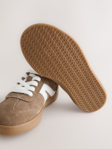 Next Tenisky – hnědá