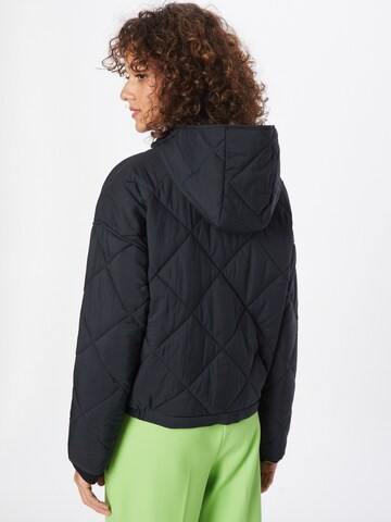 ESPRIT Jacke in Schwarz