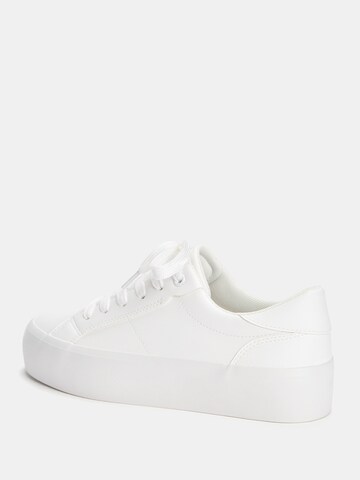 Baskets basses Pull&Bear en blanc