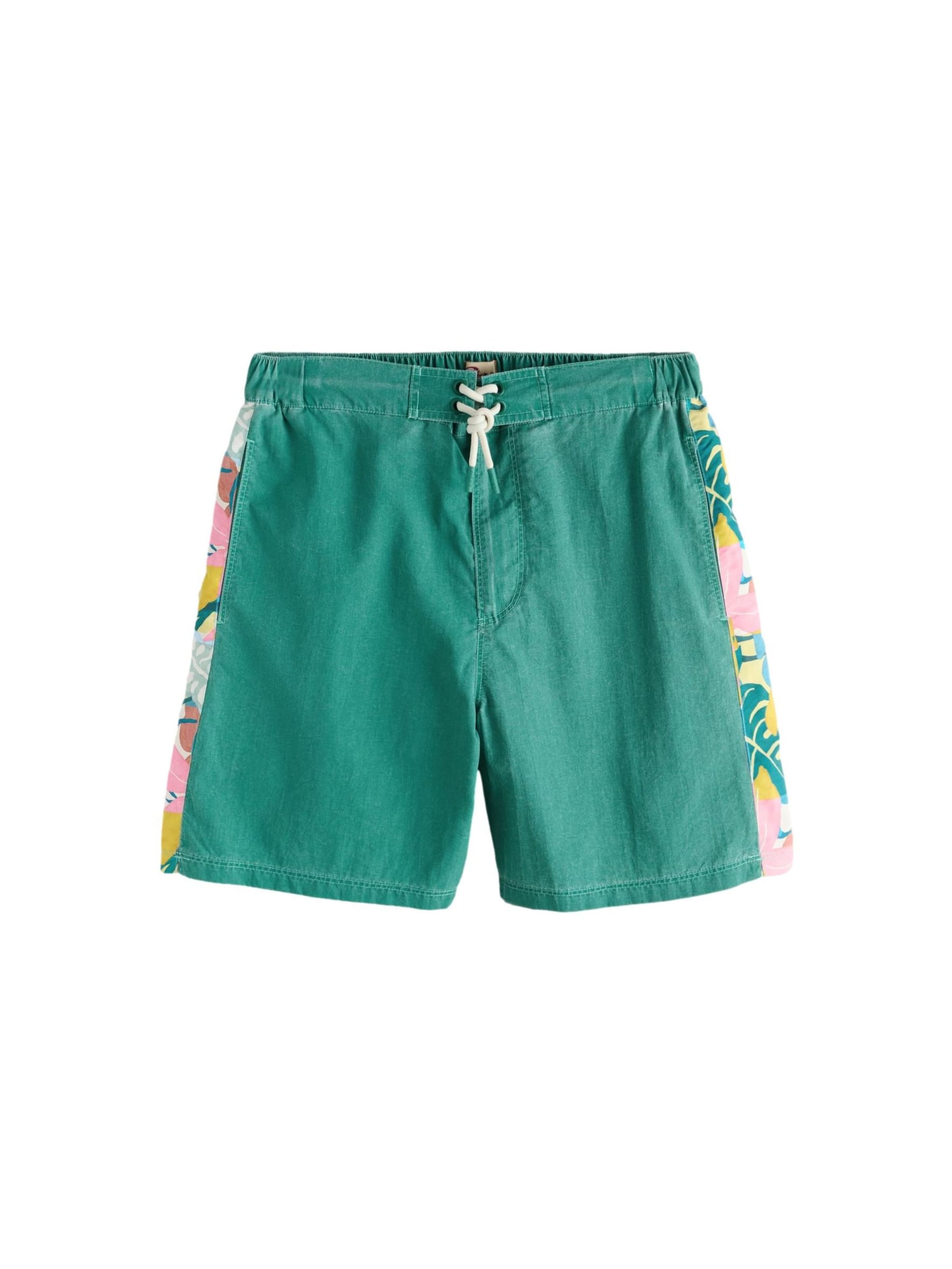 Next - Bermudas en verde: frente
