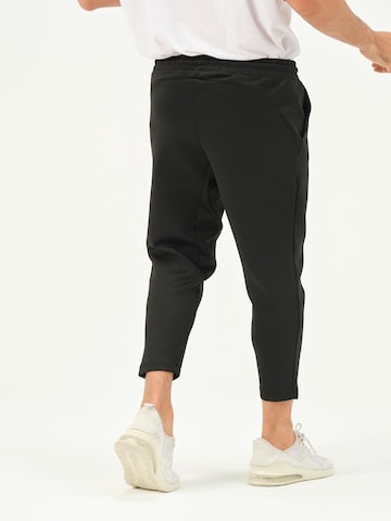 Effilé Pantalon C&City en noir