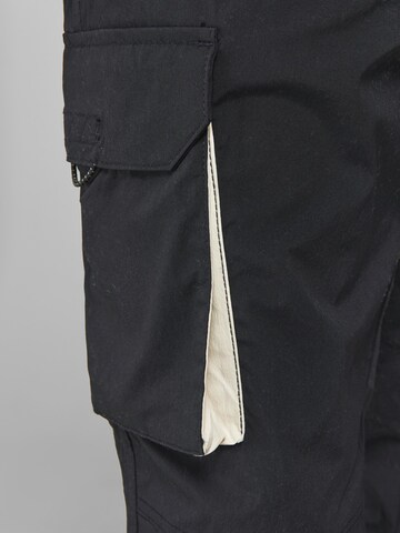 Tapered Pantaloni cargo 'Gordon Blaze' di JACK & JONES in nero