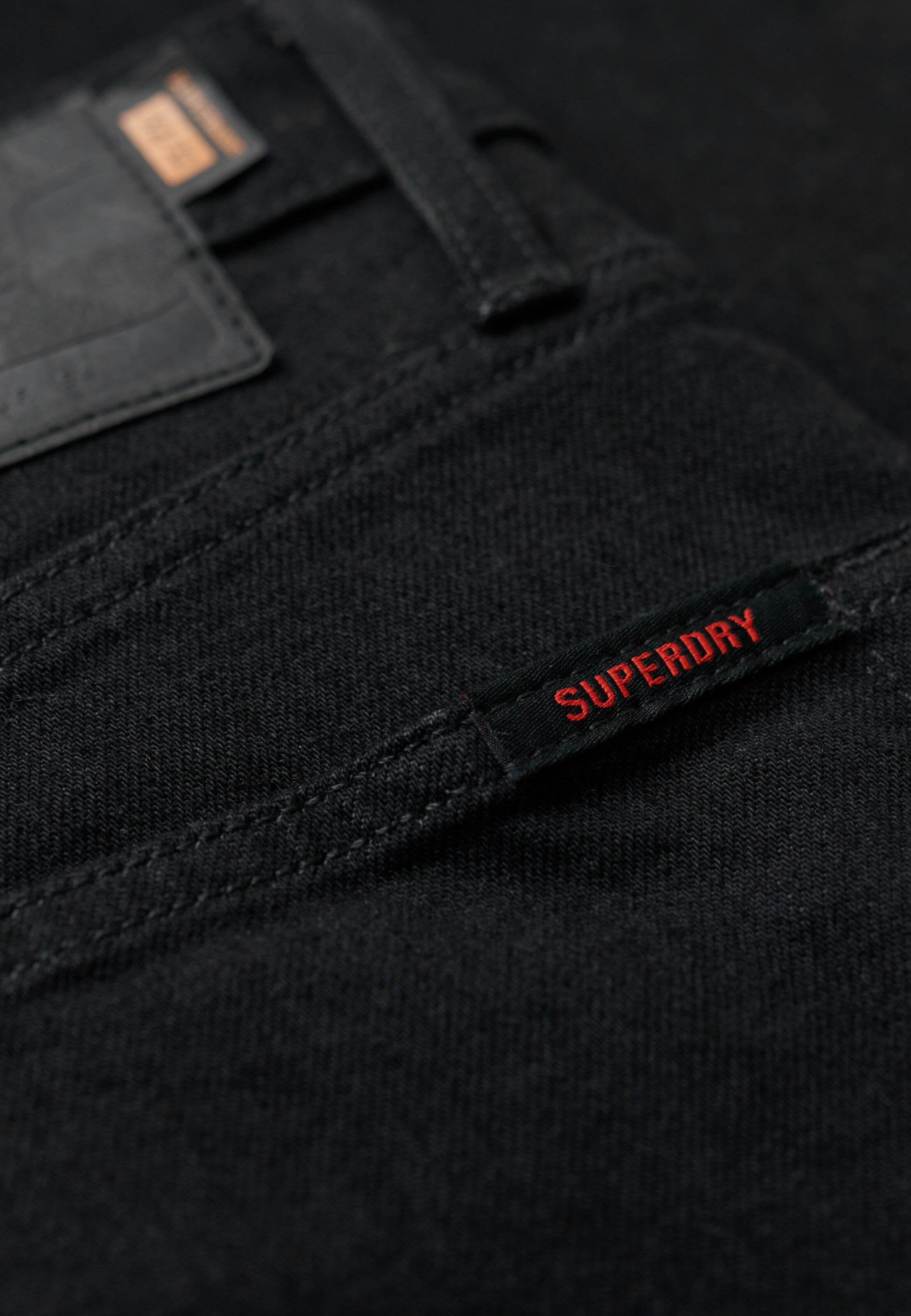 Coupe slim Jean Superdry en noir