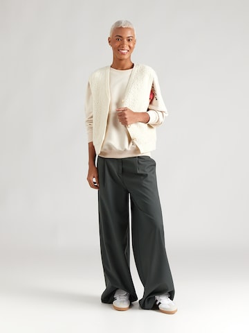 Sweat-shirt 'Kiss Power' miss goodlife en beige