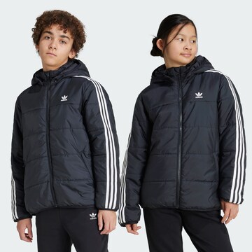 ADIDAS ORIGINALS Демисезонная куртка 'Adicolor' в Черный: спереди