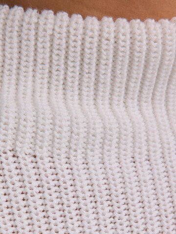 FALKE Sweater in White