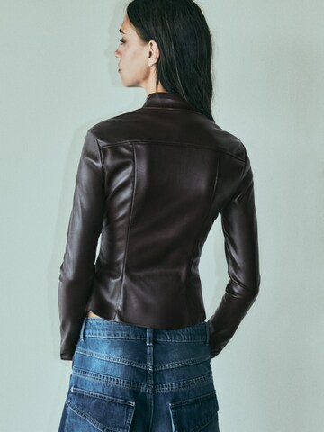Bershka Between-season jacket in Brown: back