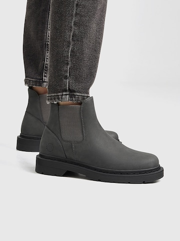 Pull&Bear Chelsea Boots in Grey