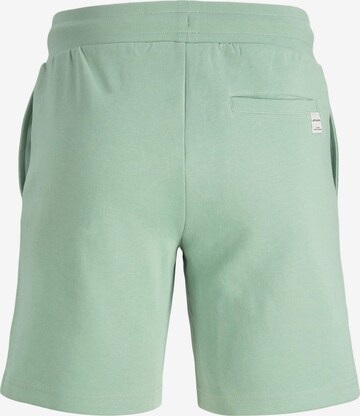 Regular Pantaloni de la JACK & JONES pe verde