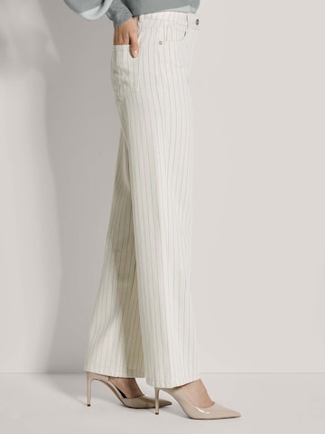 MADELEINE Regular Jeans in Weiß