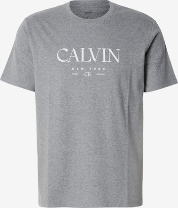 Tricou de la Calvin Klein pe gri: față