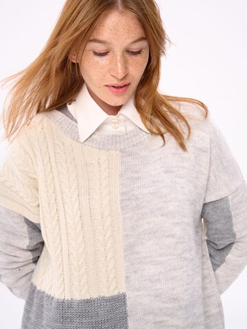 Blue Shadow Pullover‌‌‌‌‌‌‌‌‌ in Grau