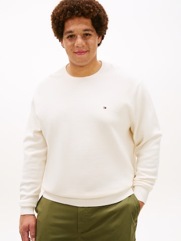 Tommy Hilfiger Big & Tall - Jersey 'ESSENTIAL' en amarillo: frente