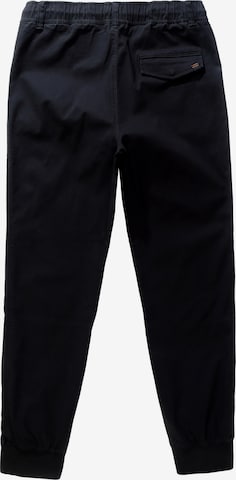 Effilé Pantalon chino STHUGE en noir