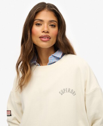 Sweat-shirt 'Athletic Essentials' Superdry en blanc