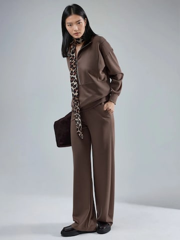 Hiccup Sweat suit in Brown
