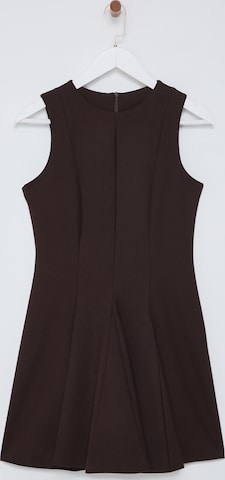 Robe Trendyol en marron : devant