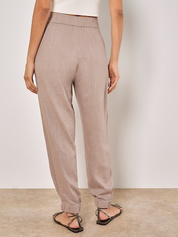 Regular Pantalon à pince Apricot en marron
