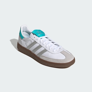ADIDAS ORIGINALS - Zapatillas deportivas bajas 'Handball Spezial' en blanco