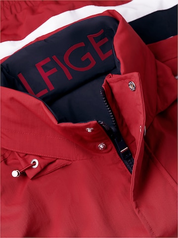 TOMMY HILFIGER Tussenjas in Rood