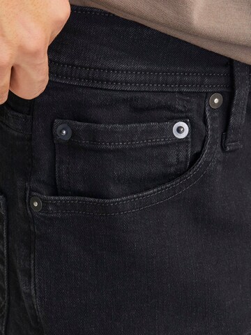 regular Jeans 'Mike' di JACK & JONES in nero