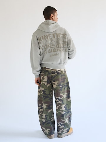 Felpa 'KINETICS' di Bershka in grigio: dietro