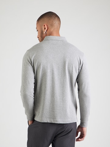 La Martina Särk, värv hall: tagant vaates