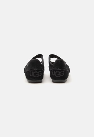 UGG - Bailarinas con hebilla en negro