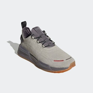 Sneaker bassa 'Nmd_R1 V3' di ADIDAS ORIGINALS in grigio