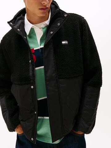 Veste mi-saison 'ESSENTL' Tommy Jeans en noir