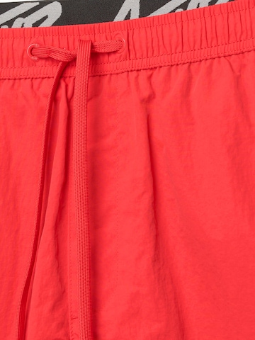 Shorts de bain Pull&Bear en rouge