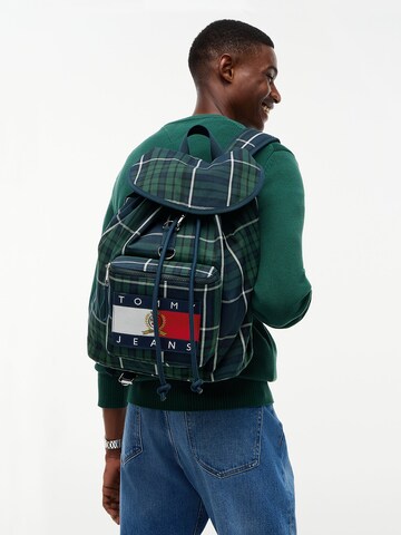 Tommy Jeans Backpack 'Archive Flag Badge' in Green: front
