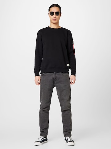 ALPHA INDUSTRIES - Sweatshirt 'Dragon' em preto