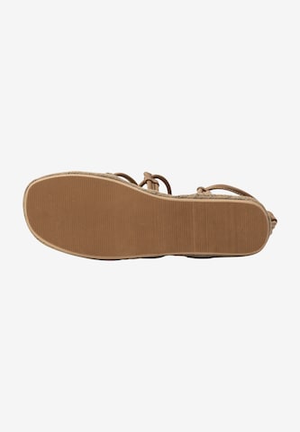 IZIA - Sandalias con hebilla en beige