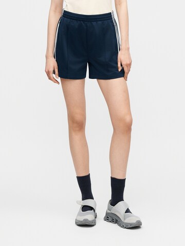 ADIDAS ORIGINALS Loosefit Broek 'Firebird Classic' in Blauw: voorkant