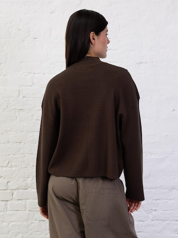 BROKE + SCHÖN Sweater in Brown