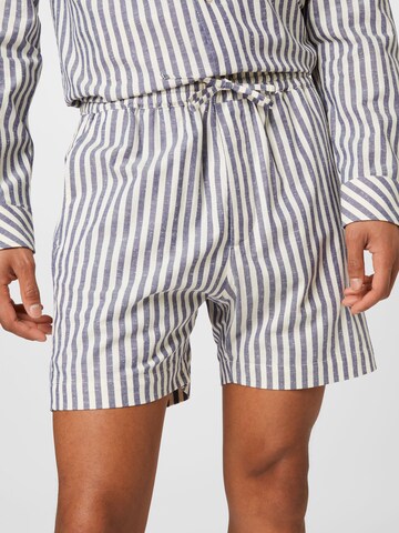 Rotholz Regular Shorts in Blau