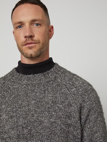 DAN FOX APPAREL Sweater 'Emilio' in Grey