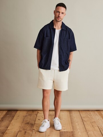 DAN FOX APPAREL Regular Shorts 'Jim' (OCS) in Beige