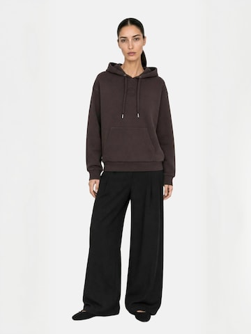 Levete Room - Jersey ' LR-NUKA ' en negro