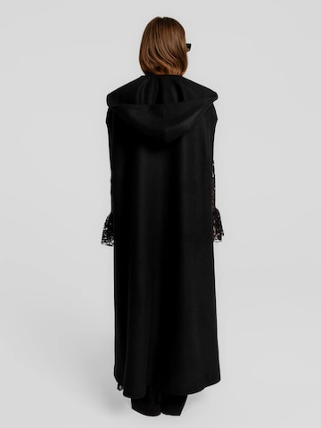 mandragora Kimono in Black