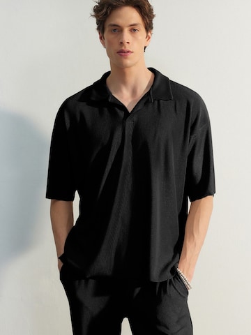 Trendyol Poloshirt in Schwarz