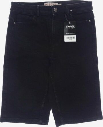 PIECES Shorts in M in Black: front