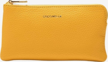 Astuccio 'COCCINELLE ALIAS' di Coccinelle in giallo: frontale