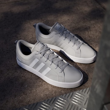 Baskets basses 'VS Pace 2.0' ADIDAS SPORTSWEAR en gris